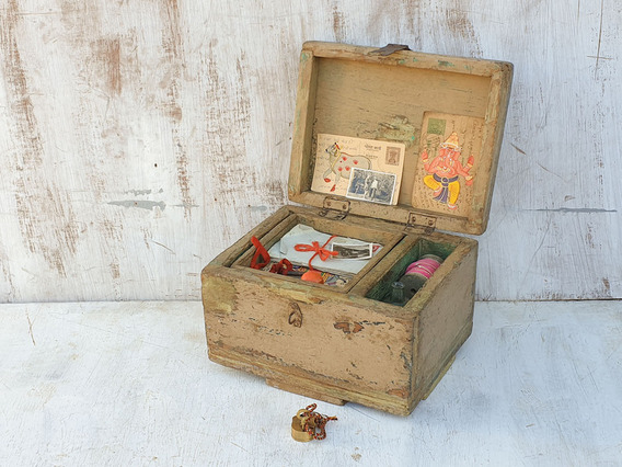 Vintage Memory Box Cream