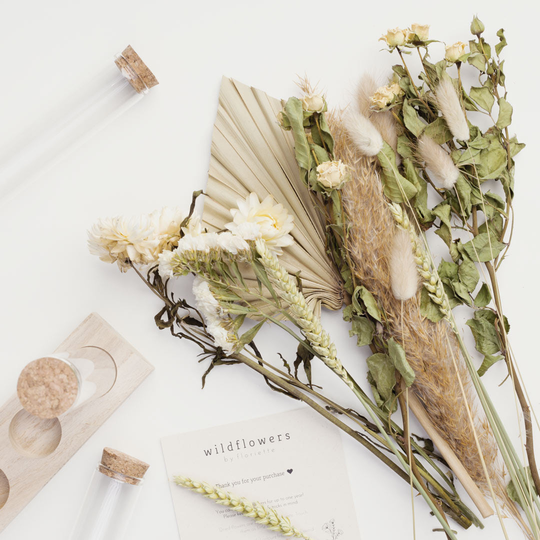 Natural Dried Flowers With Vases - Letterbox