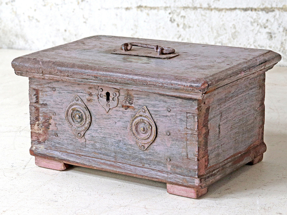 Vintage Pink Chest Pink