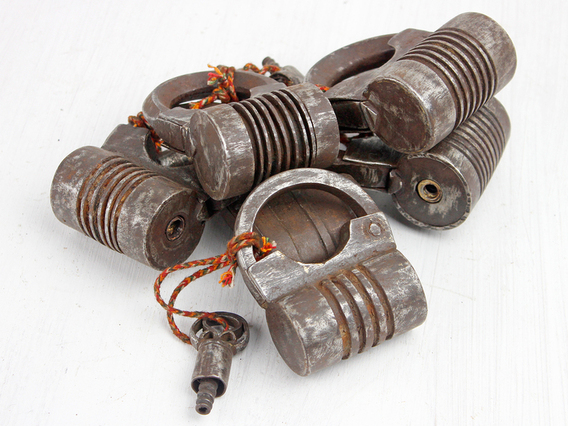 Antique Screw Padlock - Medium Medium