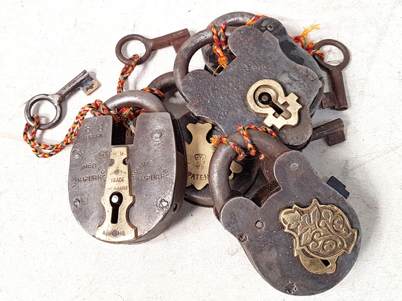XL Decorative Antique Padlock