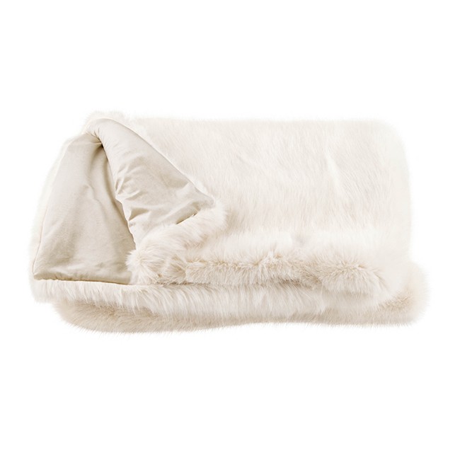 Zinc Romo I Husky Throw