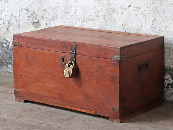 Large Vintage Treasure Chest Large