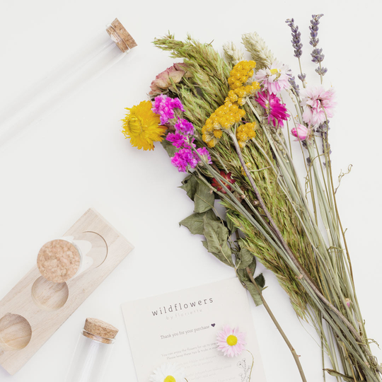 Mixed Dried Flowers With Vases - Letterbox